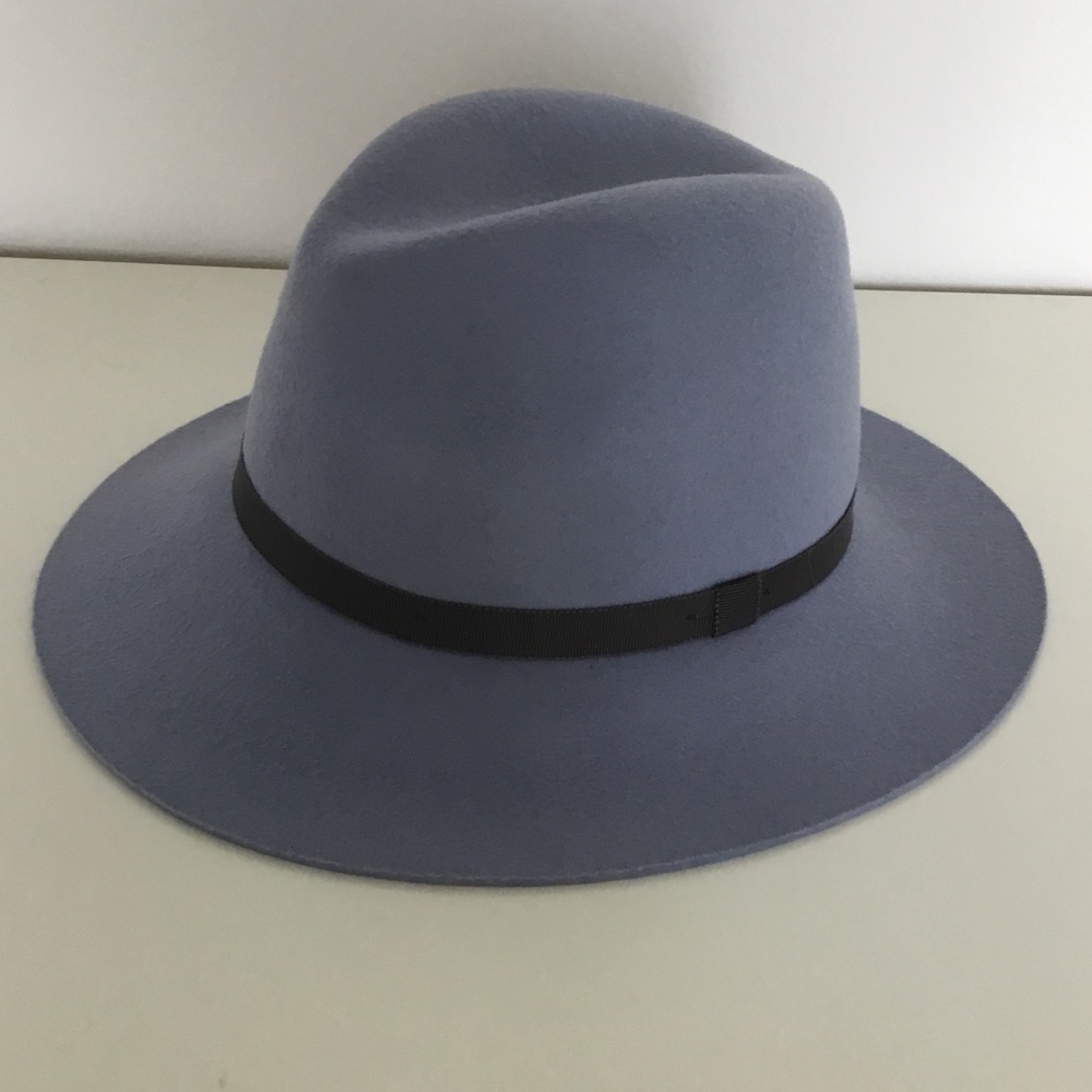 Brand New Aritzia Hat S/M 100% Wool